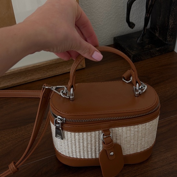 Universal Thread Handbags - Madison west RATTAN summer Elegant Brown and Cream Handbag